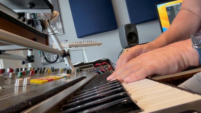 Iinspired by Blade Runner Blues on CS80, with LinnDrum and TR909 смотреть онлайн