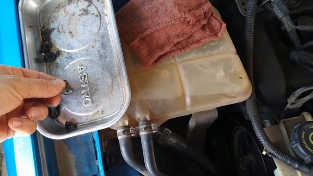 How to connect A/C low psi gauge on 2007 Ford Focus. 2 ways available. #CRRNewsAndClues #diy смотреть онлайн