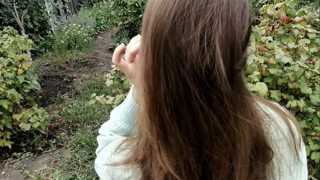Быстрая прическа на длинные волосы с гребнем. Прическа своими руками. смотреть онлайн