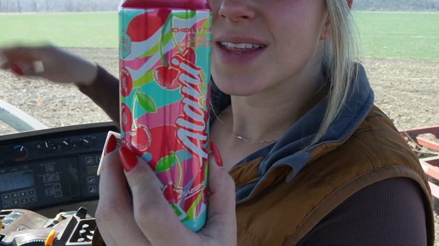 Is Midwestemma a real farmer? смотреть онлайн