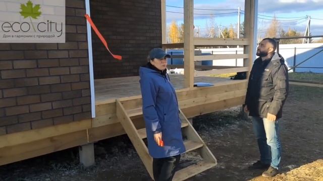 Одноэтажный дом с 2 спальнями, большой кухней-гостиной и террасой смотреть онлайн