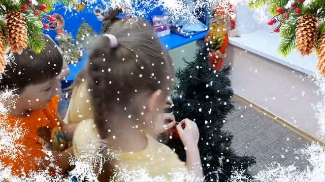 Праздничное оформление в МАДОУ №42 "Огонек" к Новому 2024 году смотреть онлайн