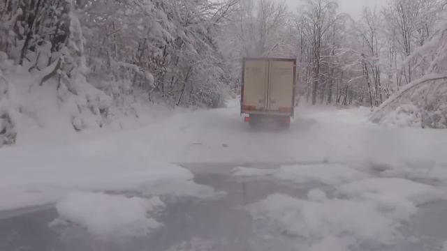 Смотрите удивительный дрифт грузовика смотреть онлайн