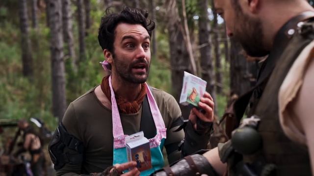 Every survival team has a camp mum смотреть онлайн