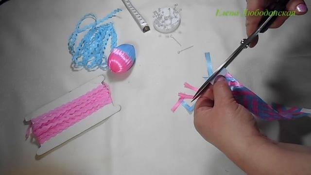 Пасхальные яйца, оплетенные атласными лентами смотреть онлайн