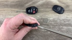 How To Replace 2013 - 2018 Toyota RAV4 Remote Fob Key Battery - RAV 4 Replacement Batteries Change