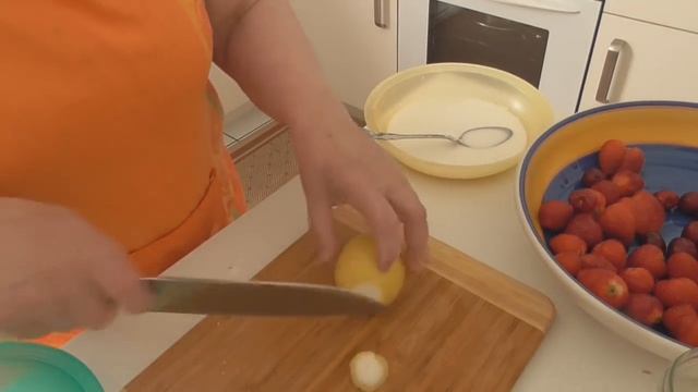 Кисель из ревеня вишни и клубники смотреть онлайн