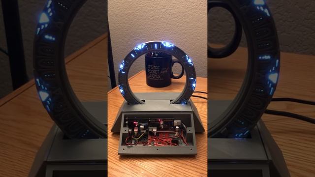 Working Stargate Model from Stargate Universe смотреть онлайн