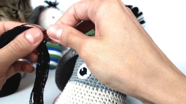 Волосы для игрушек. Волосы для куклы.Волосы для куклы из пряжи. Как сделать волосы игрушке. смотреть онлайн