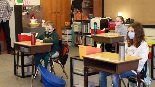 Raleigh Park Elementary School - First Day of Hybrid Instruction смотреть онлайн