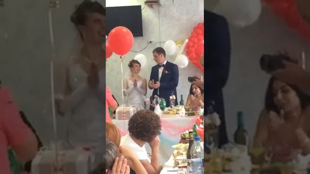 Мама зажгла на свадьбе дочери. Все плакали смотреть онлайн