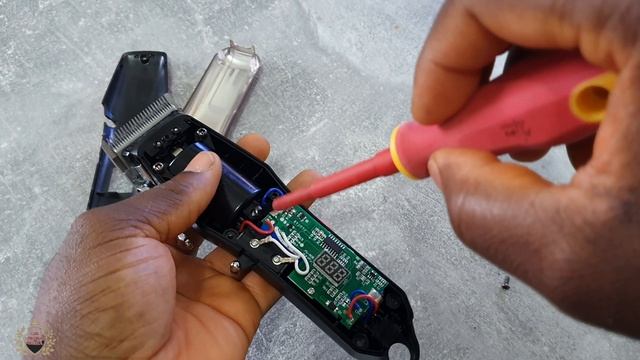 Geemy GM 860 Teardown | Motor | Battery #geemy #haarschneider #hairclipper #barber #friseur смотреть онлайн