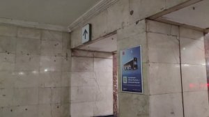 Эскалатор со станции #metro Театральная с переходом на станцию Охотный Ряд и выход к Большому театр