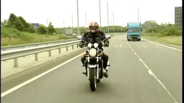Suzuki GSX1400 - Review (2004) смотреть онлайн