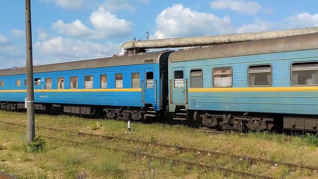 Перевыпуск. ТЭ33АС-3004 с поездом №105, отправление со станции Кишинёв смотреть онлайн