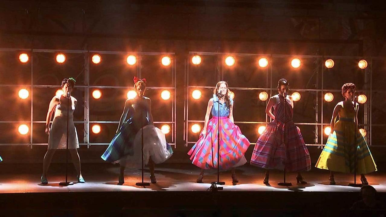 Театр Наций выпускает мюзикл "Стиляги" смотреть онлайн