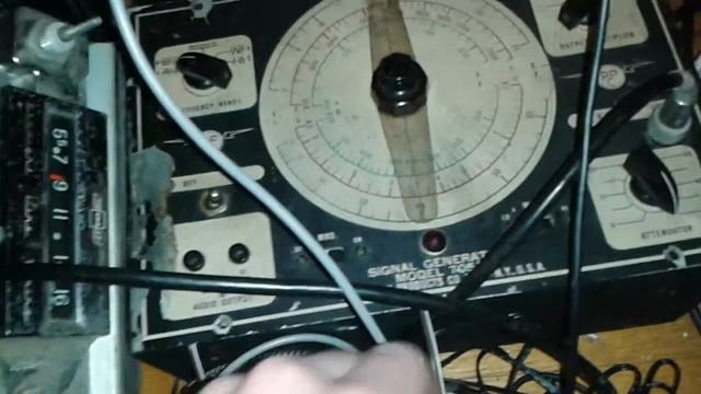 Microbrute into Tube Radio and RF Generator смотреть онлайн