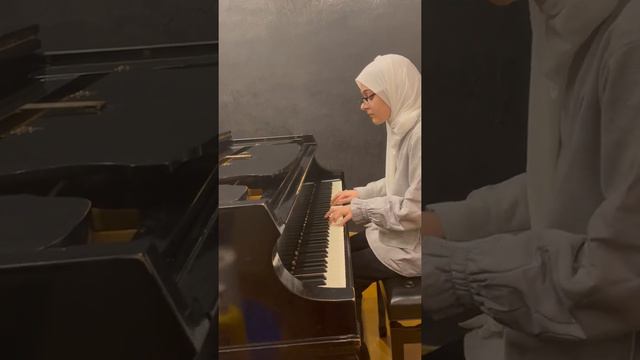 Sara Adil Jawad (13 years old), Howl's Moving Castle смотреть онлайн