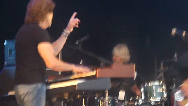 THE ZOMBIES AT THE WICKERMAN THE ZOMBIES WITH ROD ARGENT SONG HOLD YOUR HEAD UP смотреть онлайн