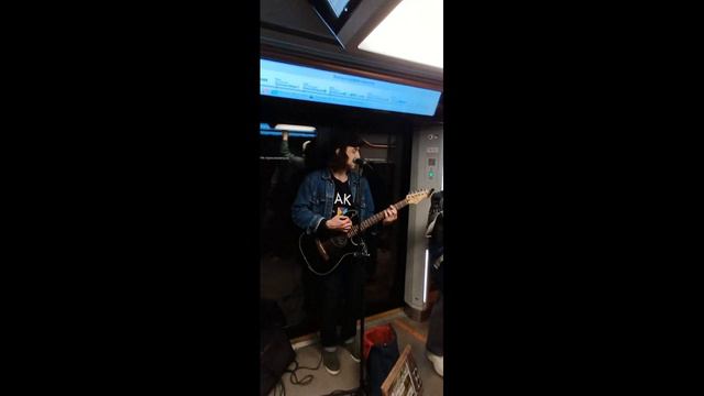 Песня "Yesterday" и другие приятности от московских уличных музыкантов. Майский "свежачок" смотреть онлайн