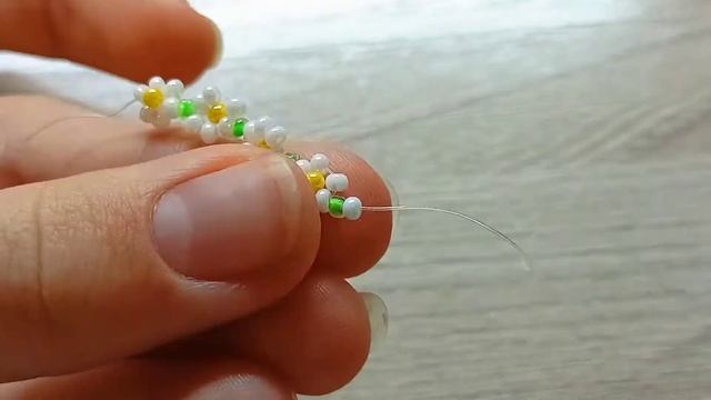 |?|туториал на кольцо из бисера цветочки(?ромашки?)/как сплести кольцо из бисера цветочки,ромашки|? смотреть онлайн