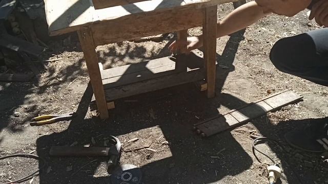 Столик из хлама смотреть онлайн