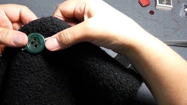 DIY. Пришить пуговицу к пальто, куртке. Швейный лайфхак смотреть онлайн