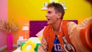 Бедная Девушка Влюбилась в Миллионера | Гига Богатый Краш Спас Жизнь Нищей