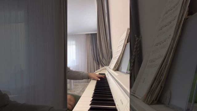 «Танцы на стёклах» на фортепиано. Хобби смотреть онлайн