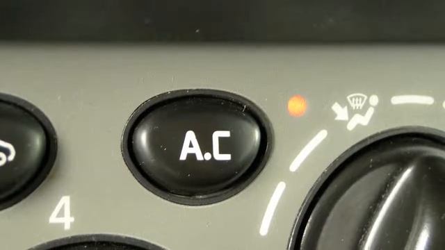 Renault Trafic 2.0 dCi 115pk L2H1 (Airco) смотреть онлайн