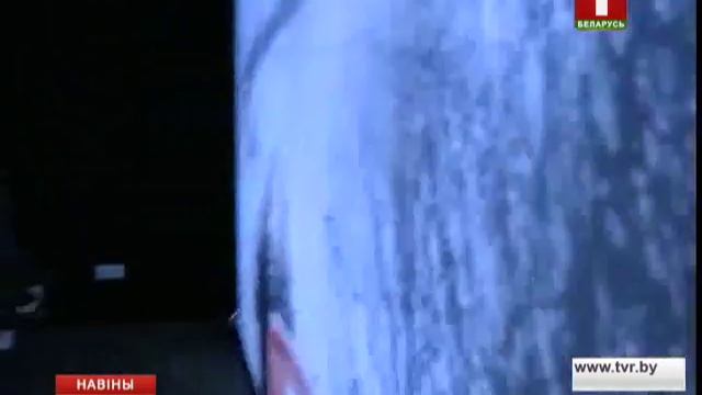 На площадке возле МТЗ поставили мировой рекорд по трек-пулу трактора смотреть онлайн