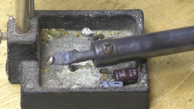 Как быстро запаять дырку в кастрюле? Quickly seal the hole in the cup? смотреть онлайн