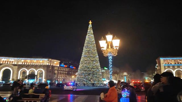ՀԱՆՐԱՊԵՏՈՒԹՅԱՆ ՀՐԱՊԱՐԱԿԻ ՏՈՆԱԾԱՌԸ, YEREVAN REPUBLIC SQUARE 🇦🇲 CHRISTMAS TREE 🎄 NEW YEAR 2024
