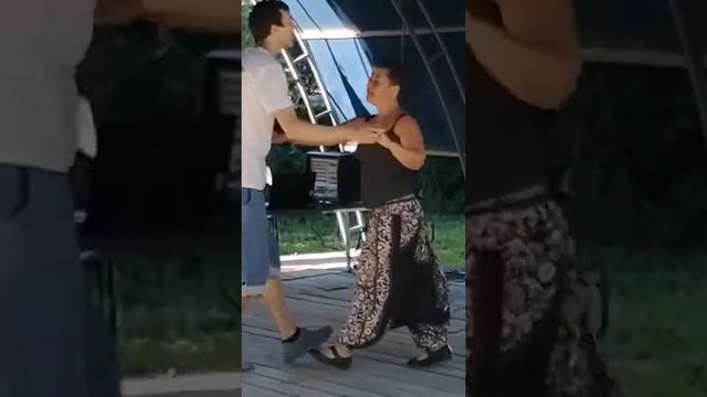 Тольятти Линди Хоп танцевать легко джаз в скверах! Ааа#short-YOUTUBE смотреть онлайн