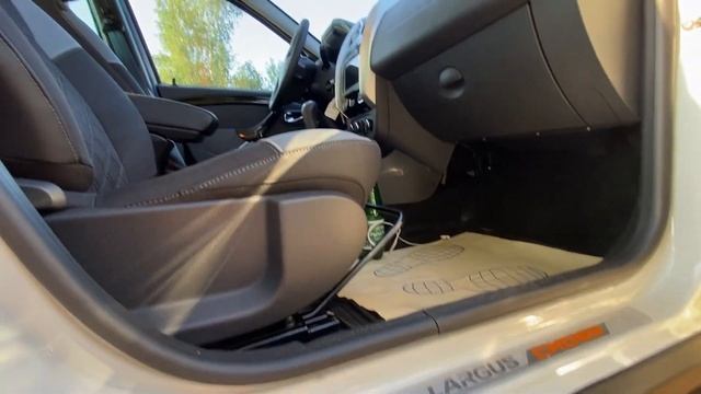 Доставка в Вологду Lada Largus Cross 7 мест! смотреть онлайн
