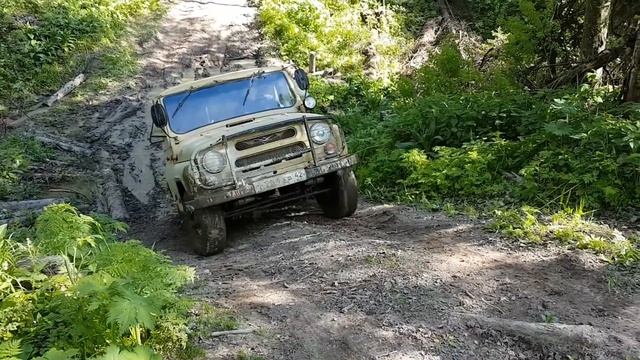Нива и Уаз. Поездка на гору Барсук смотреть онлайн