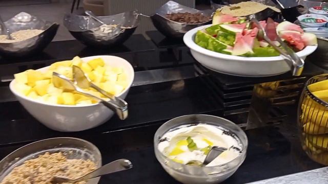 Завтрак в отеле ШЕРАТОН 5* Абу-Даби