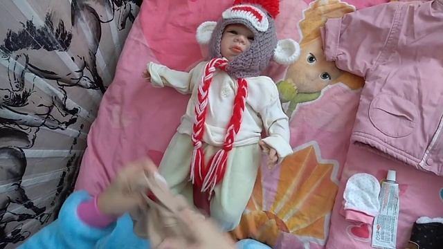 Зимняя одежда для реборна.Одеваю Лилю на прогулку:)МЕГА СФЕРА смотреть онлайн