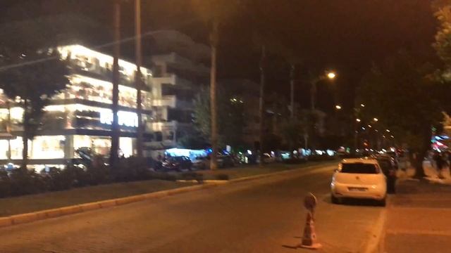 Аланья. Прогулка по вечернему городу. Большой торговый центр, банановое дерево. смотреть онлайн