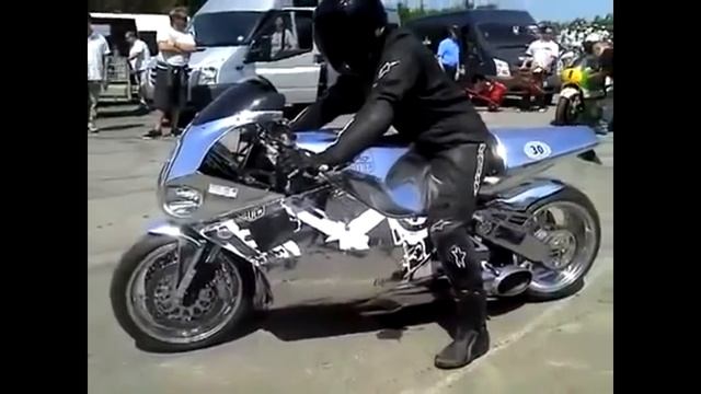 Мото с движком от вертолета Y2K смотреть онлайн