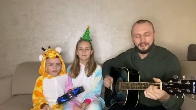Виктор Сорокин и дети, «В лесу родилась ёлочка»- музыкальное поздравление с наступающим 2021 годом! смотреть онлайн