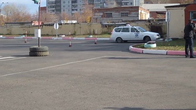 Галина Пашинова посетила автошколу для инвалидов смотреть онлайн