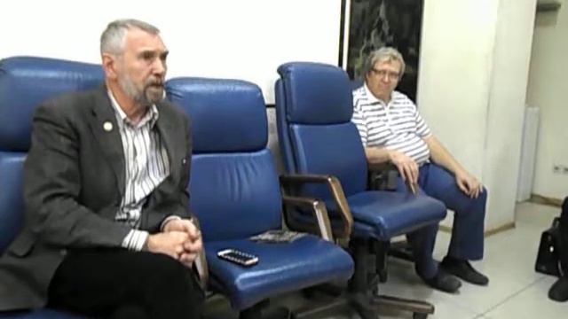 Встреча с писателем-фантастом Евгением Лукиным в ростовском Доме журналистов. 06.10.2017. Часть 1 смотреть онлайн