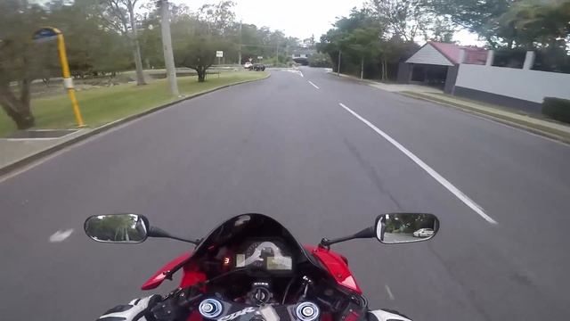 2005 CBR600RR Review смотреть онлайн