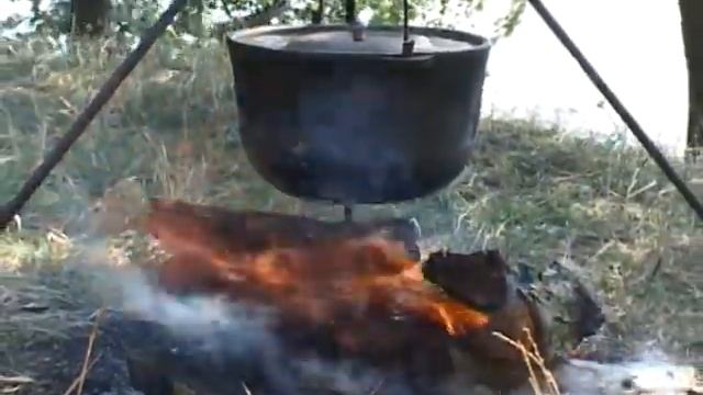 котелок на костре смотреть онлайн