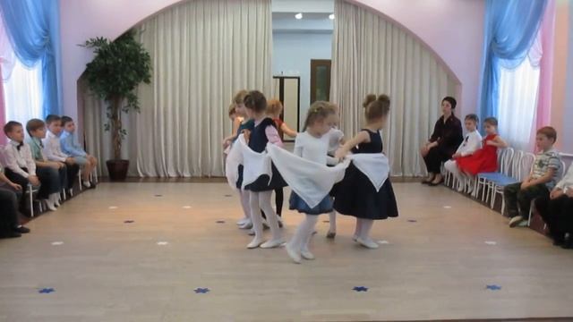 Танец в детском саду, ко Дню снятия Блокады. 25.01.17. смотреть онлайн