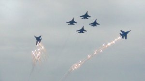 «Русские Витязи», высший пилотаж на Су-35с (Su-35s). Аэродром Кубинка, форум «Армия-2022».