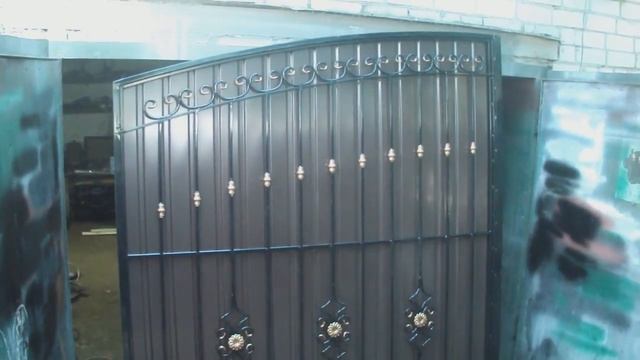 Ворота с елементами ковки Серия 4 крутим профнастил ФИНИШ смотреть онлайн