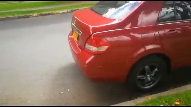 NISSAN TIIDA смотреть онлайн