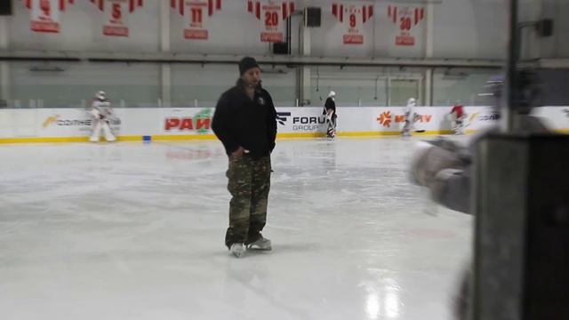 Тренировка хоккейных вратарей. Катание. г.Екатеринбург. смотреть онлайн